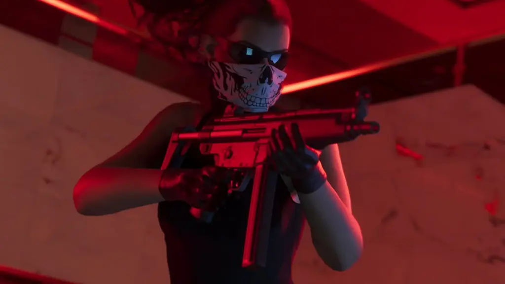 銃を構えるルシア